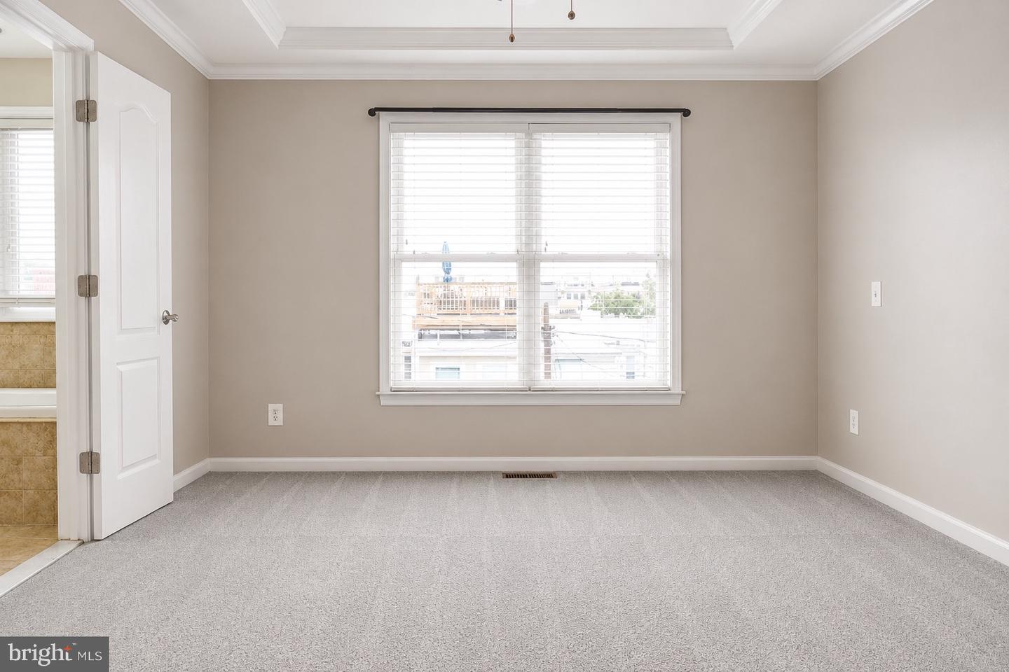 1416 Steuart St Property Photo 17