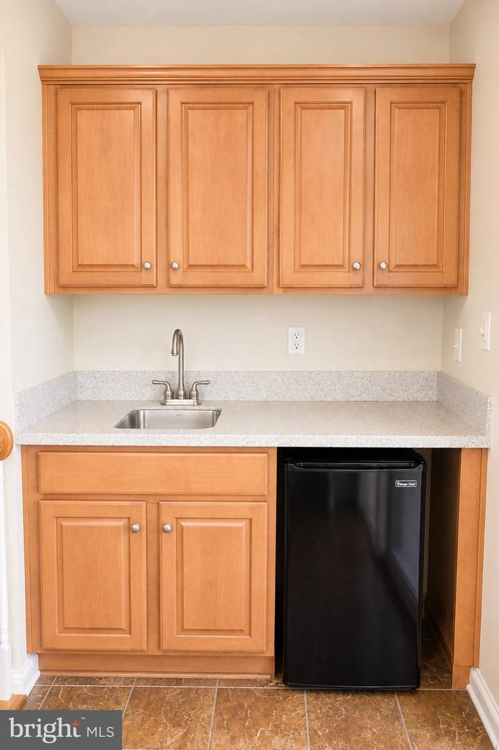 1416 Steuart St Property Photo 24