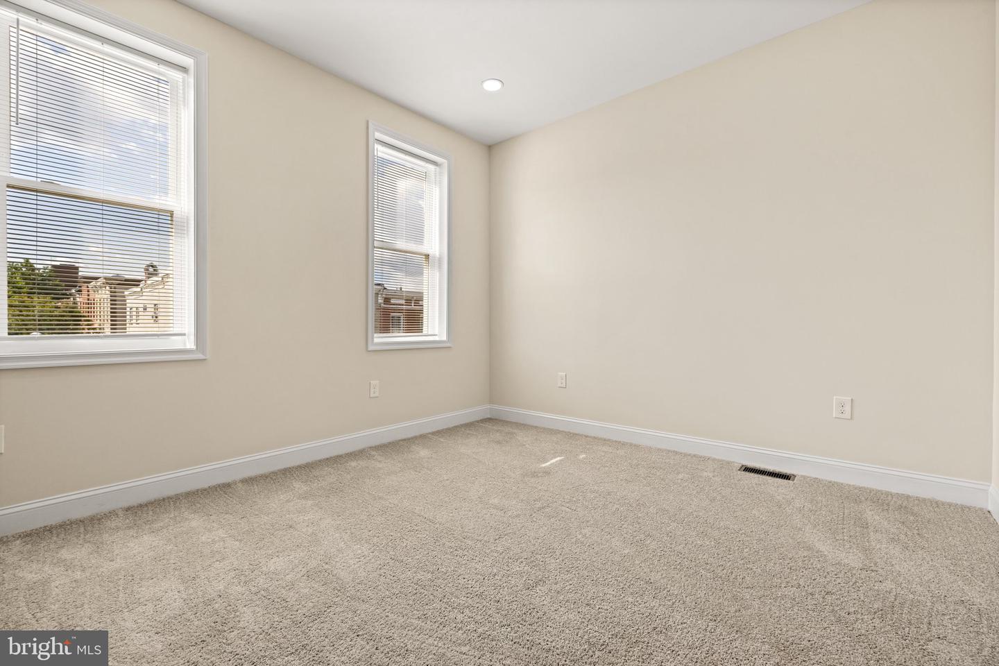 3232 E Lombard St E Property Photo 20