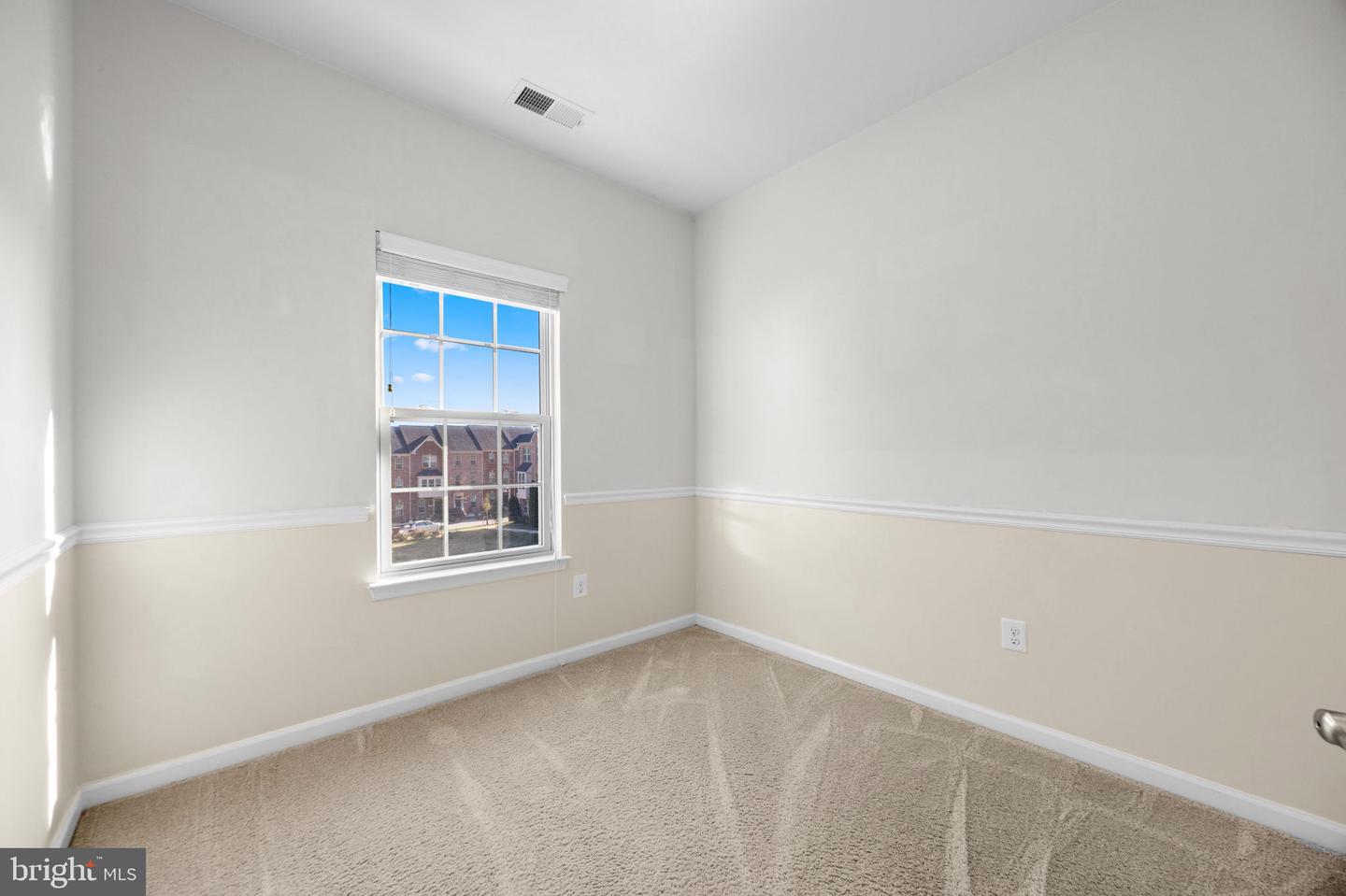4644 Hudson St Property Photo 27