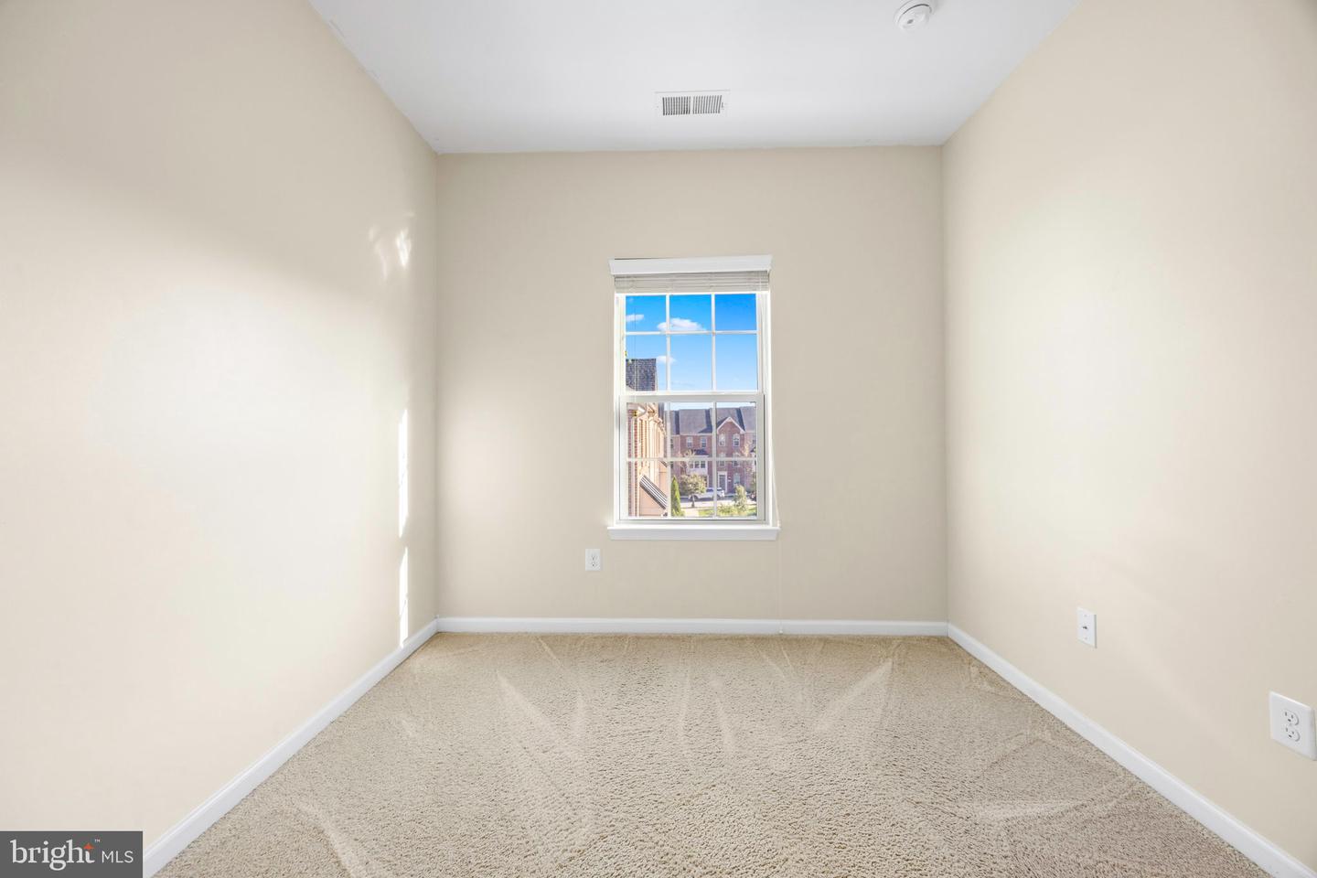 4644 Hudson St Property Photo 29