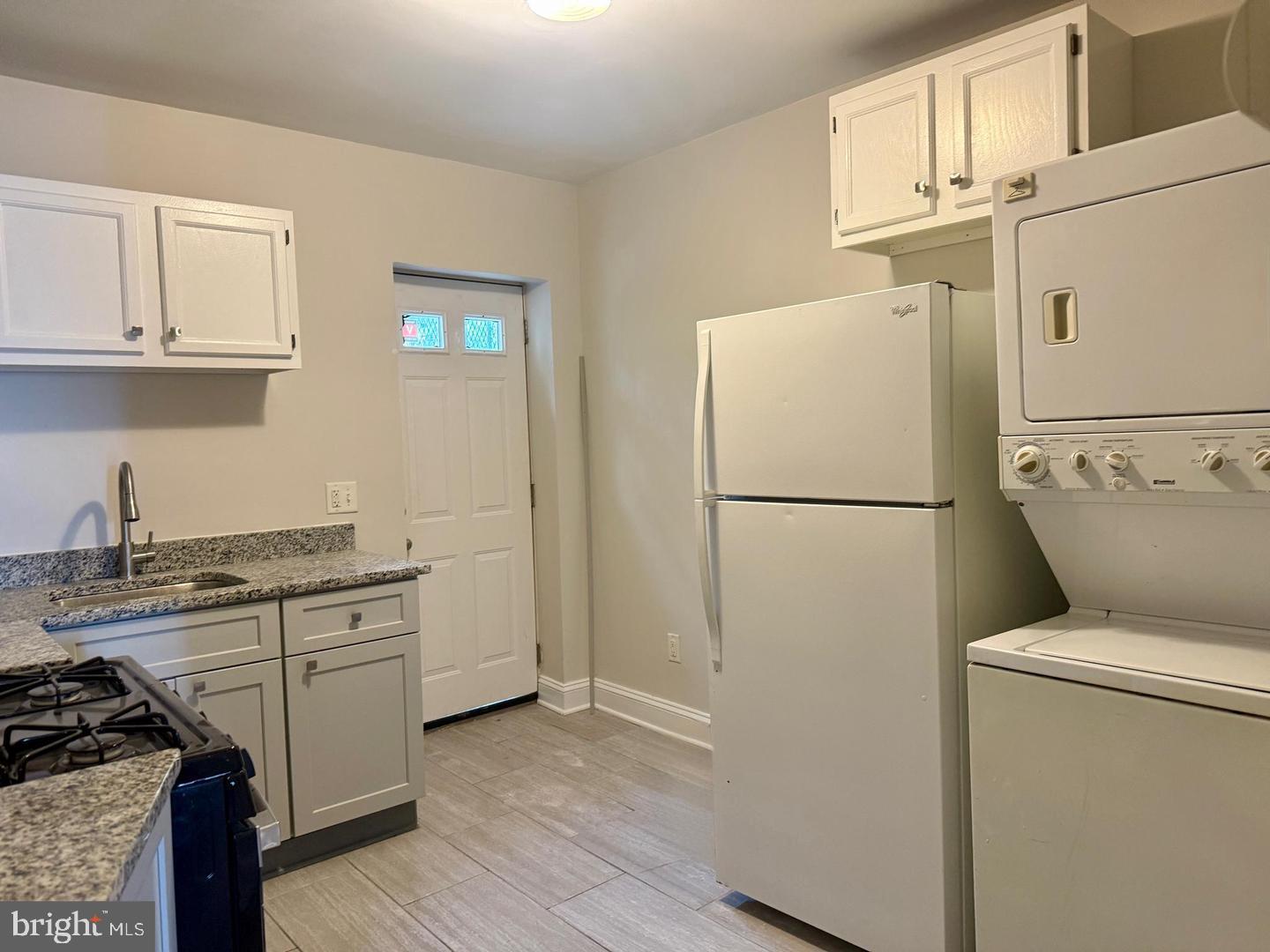 424 E North Ave #unit 1 Property Photo 3