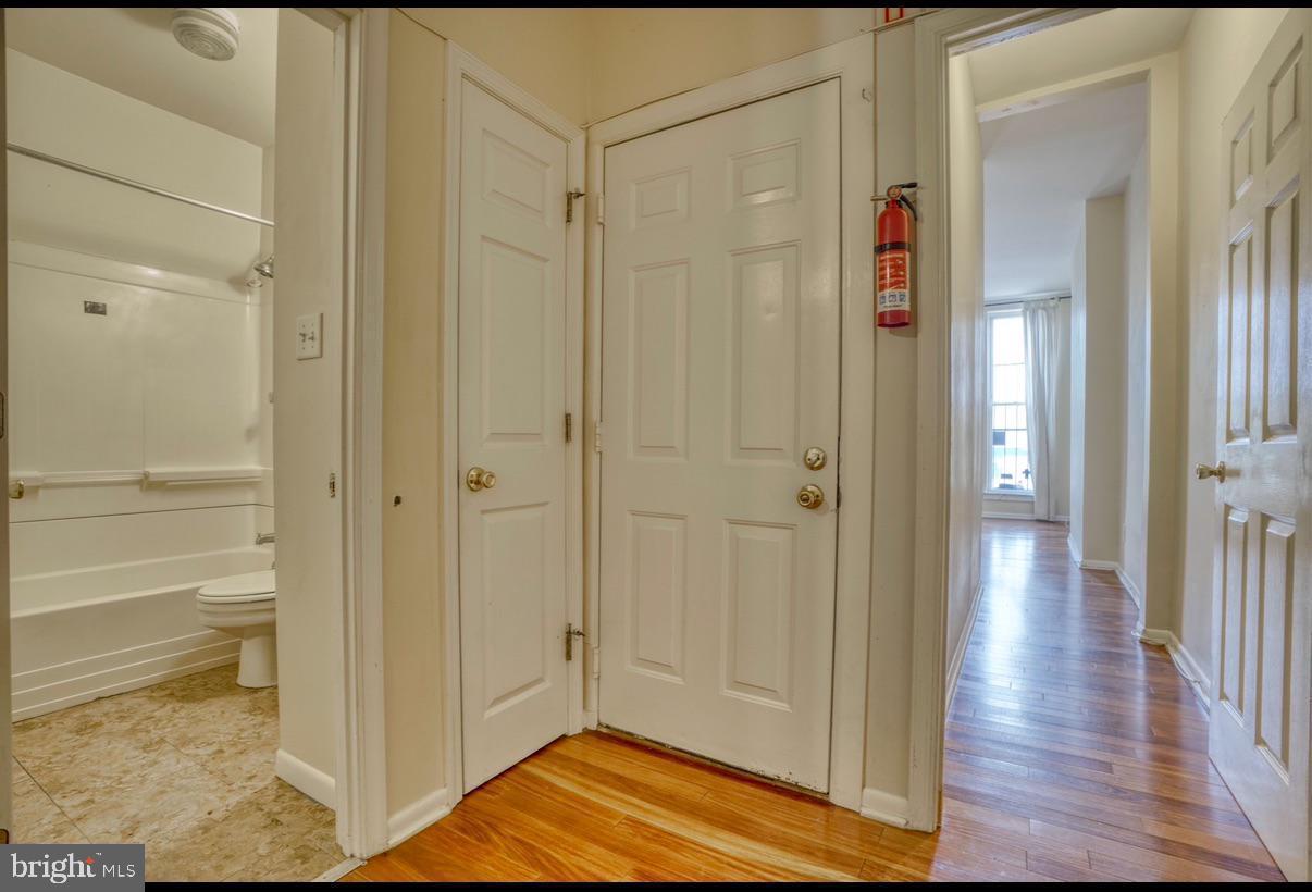 424 E North Ave #unit 1 Property Photo 6