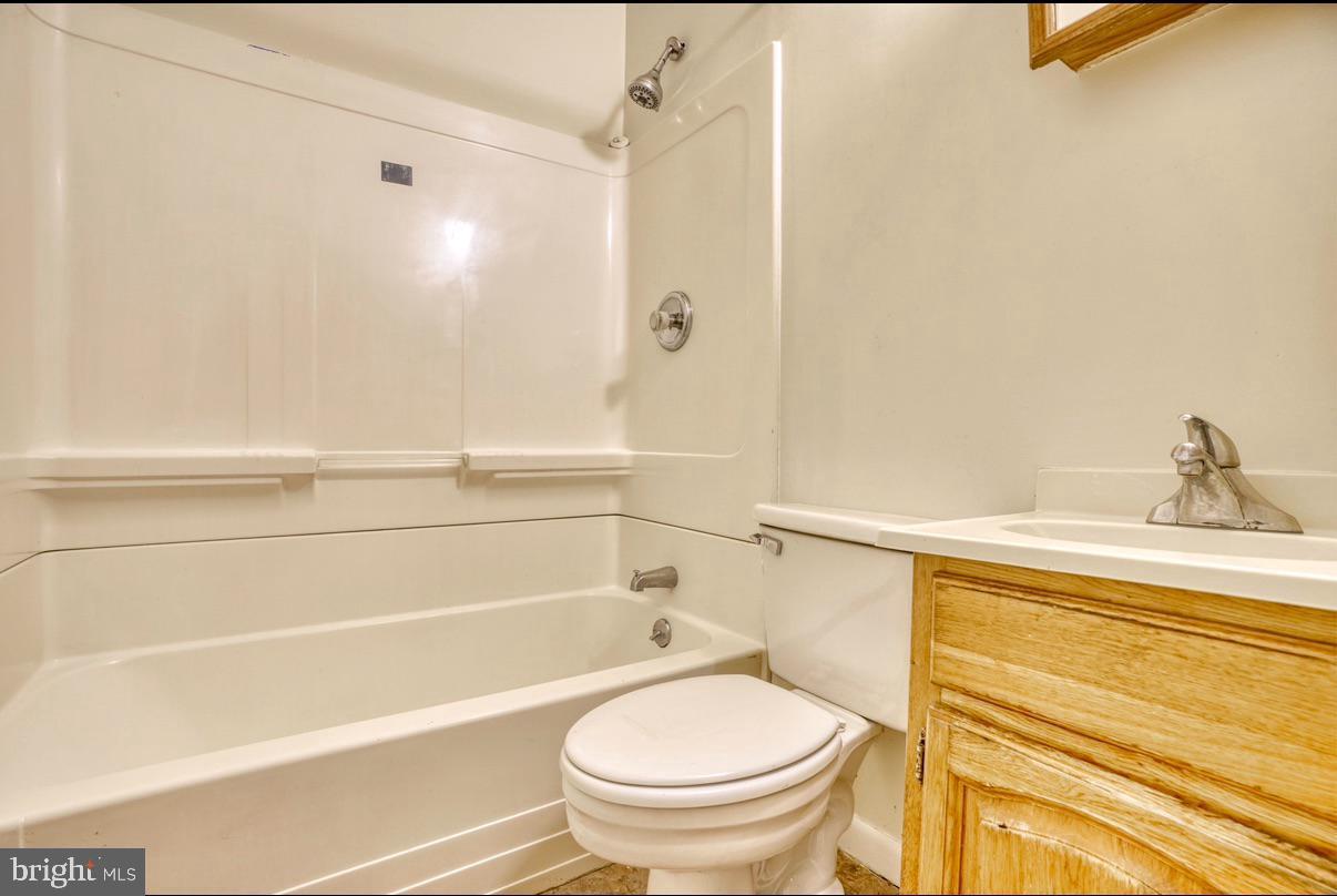 424 E North Ave #unit 1 Property Photo 7