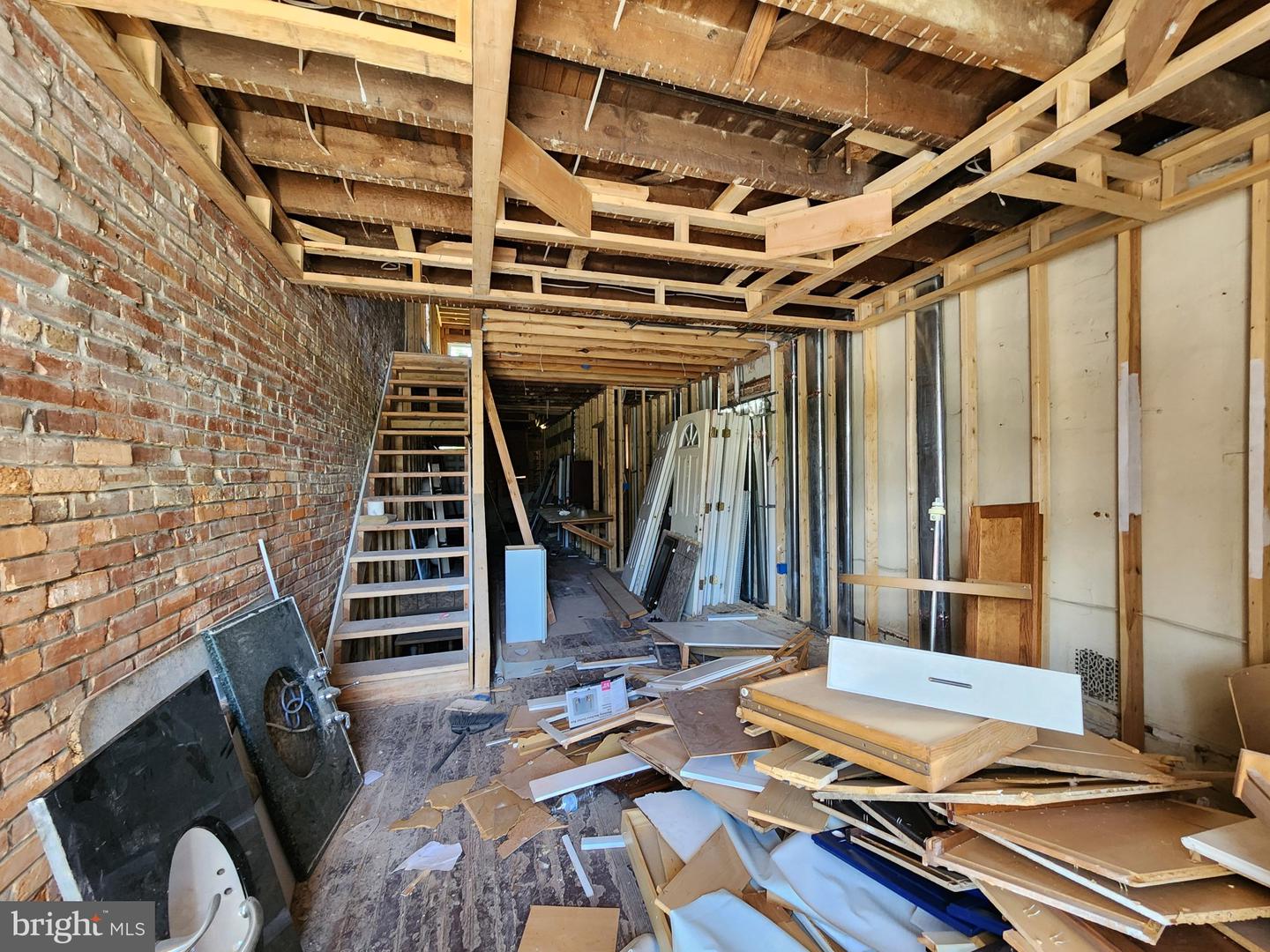 1714 N Montford Ave Property Photo 4