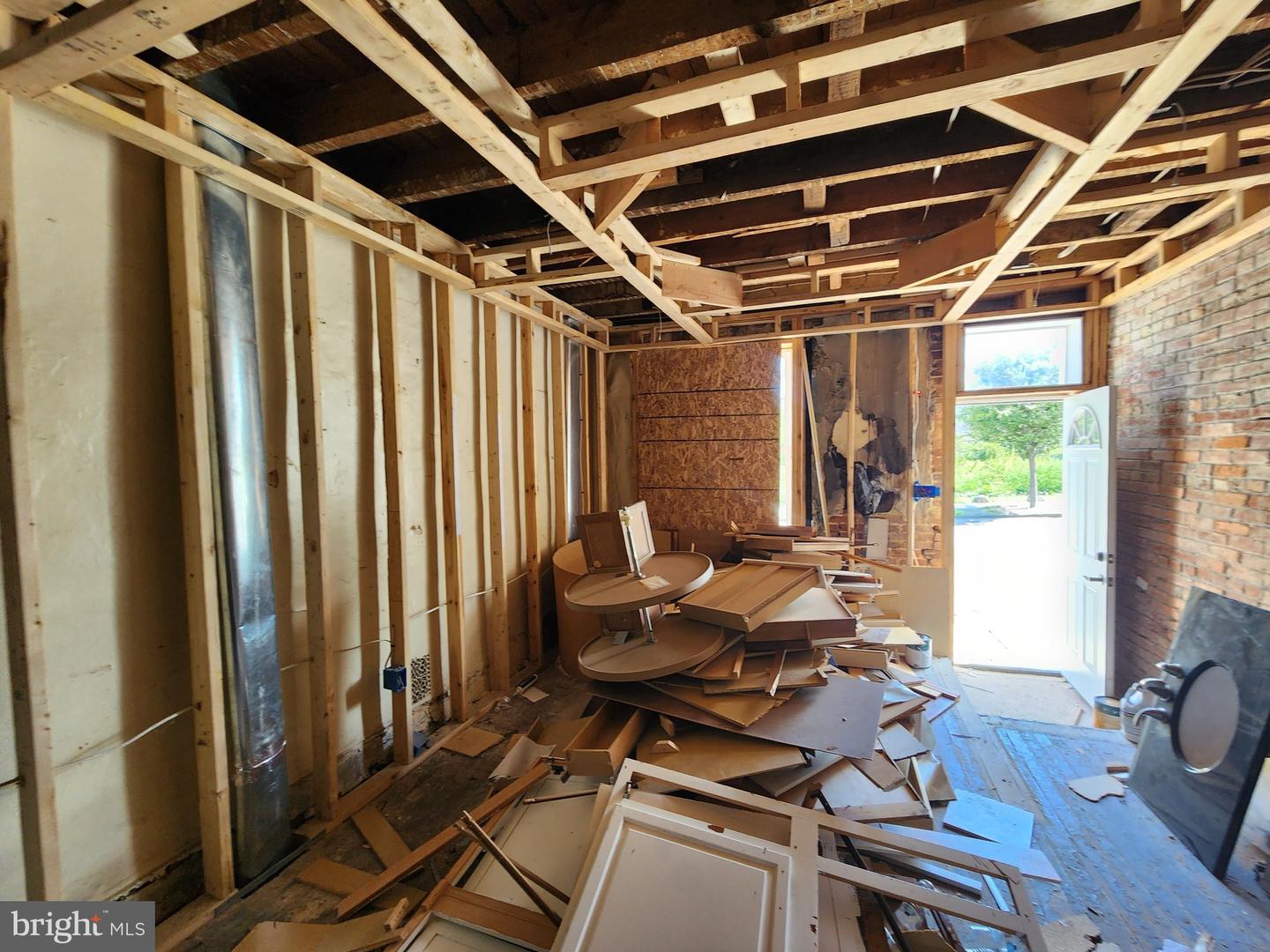 1714 N Montford Ave Property Photo 5