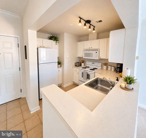 23 Pierside Dr #211 Property Photo 5