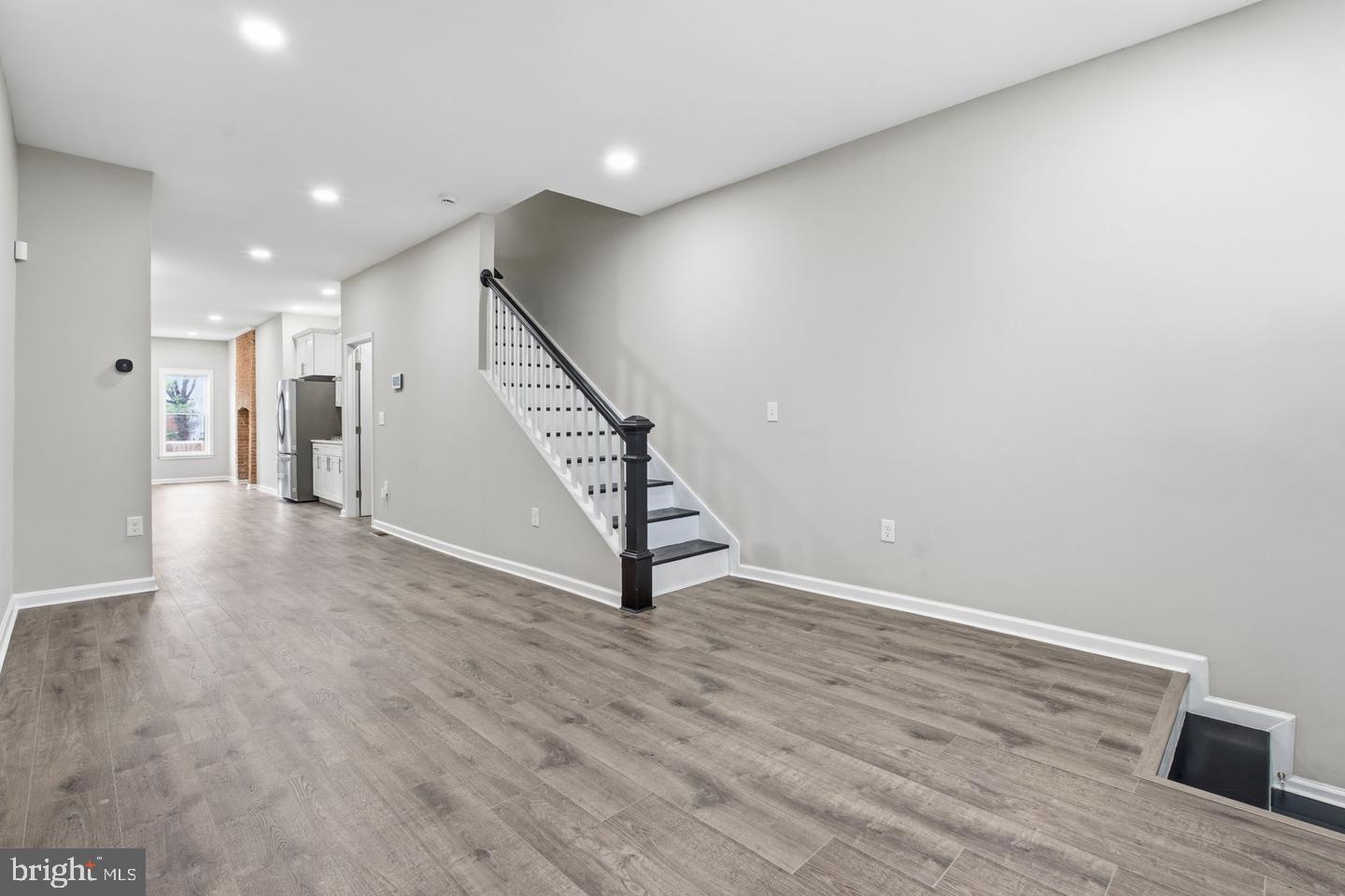 1032 N Fulton Ave Property Photo 5