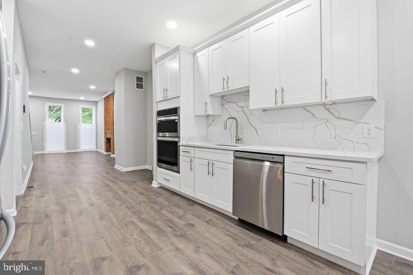 1032 N Fulton Ave Property Photo 7