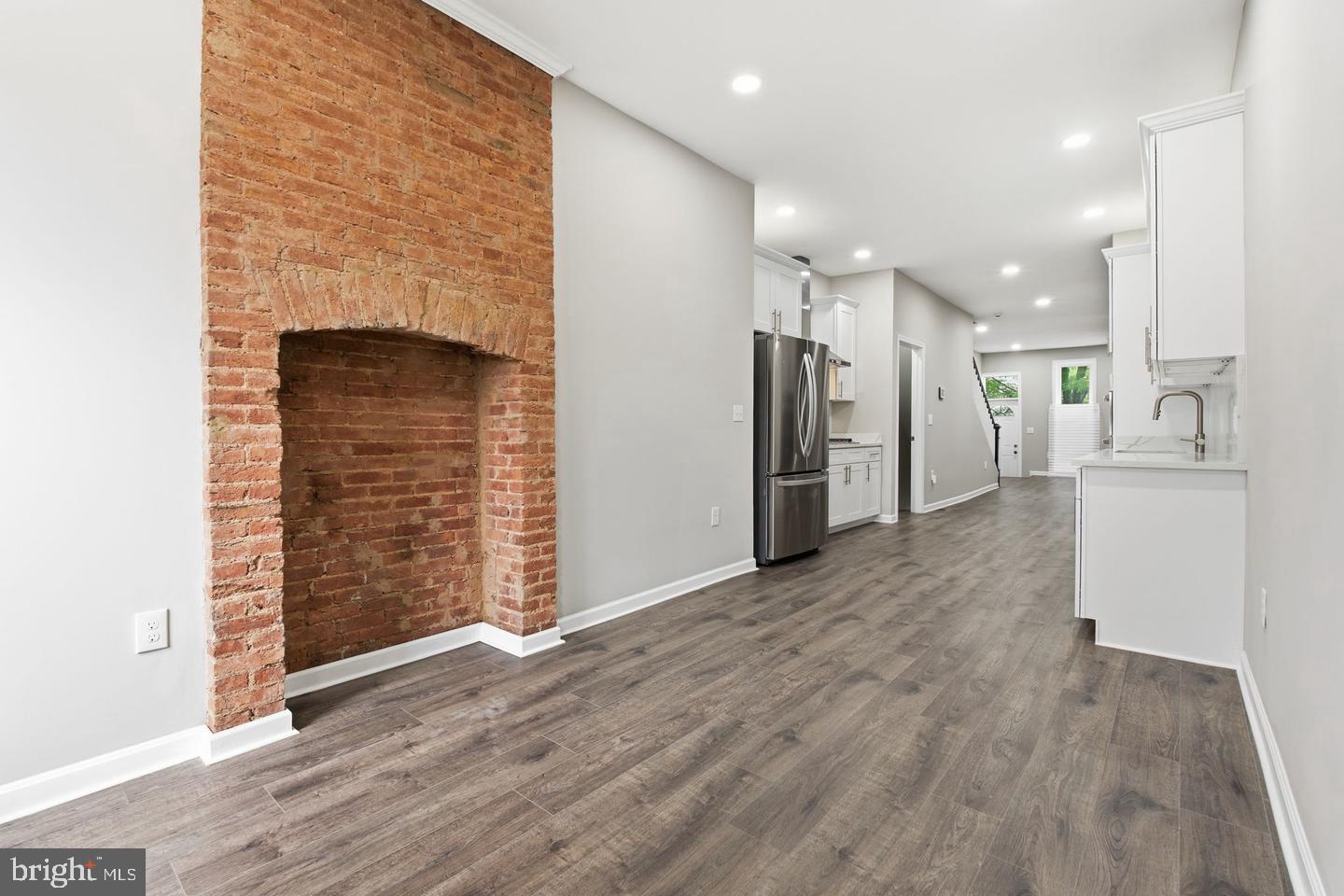 1032 N Fulton Ave Property Photo 12
