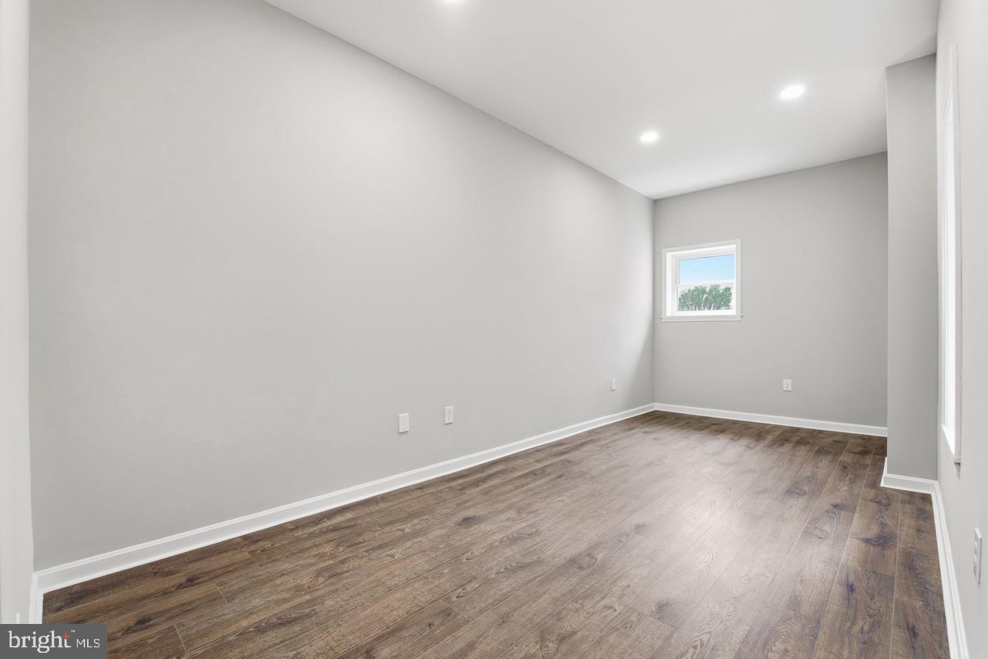 1032 N Fulton Ave Property Photo 13