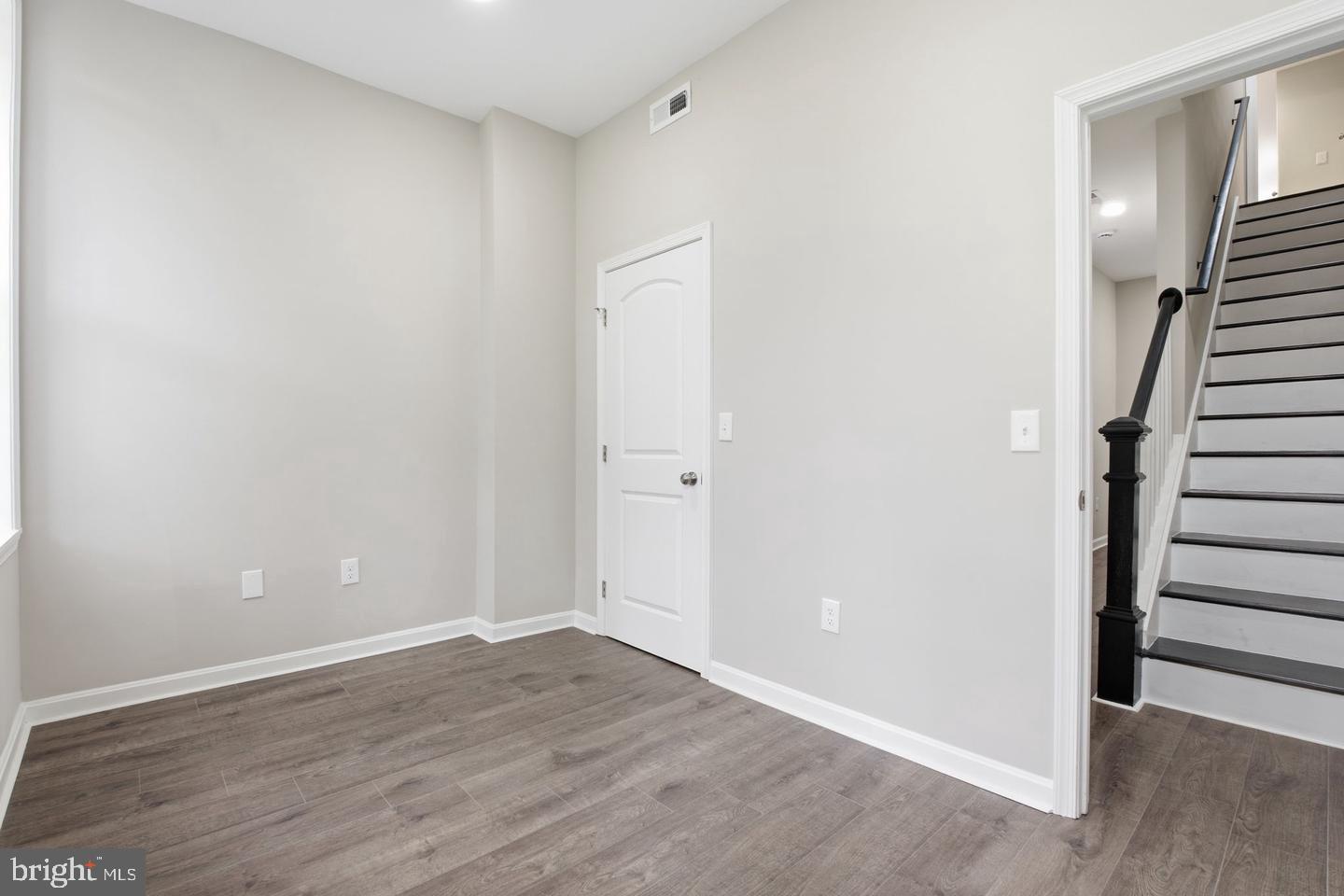 1032 N Fulton Ave Property Photo 19