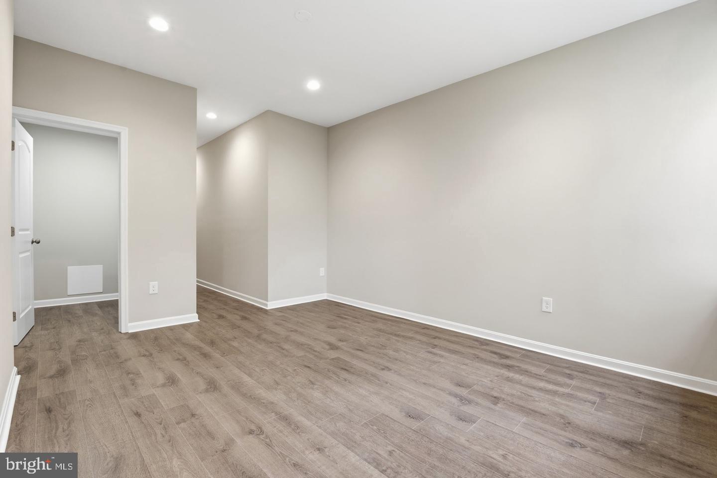 1032 N Fulton Ave Property Photo 22