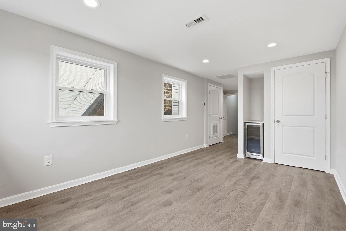 1032 N Fulton Ave Property Photo 27