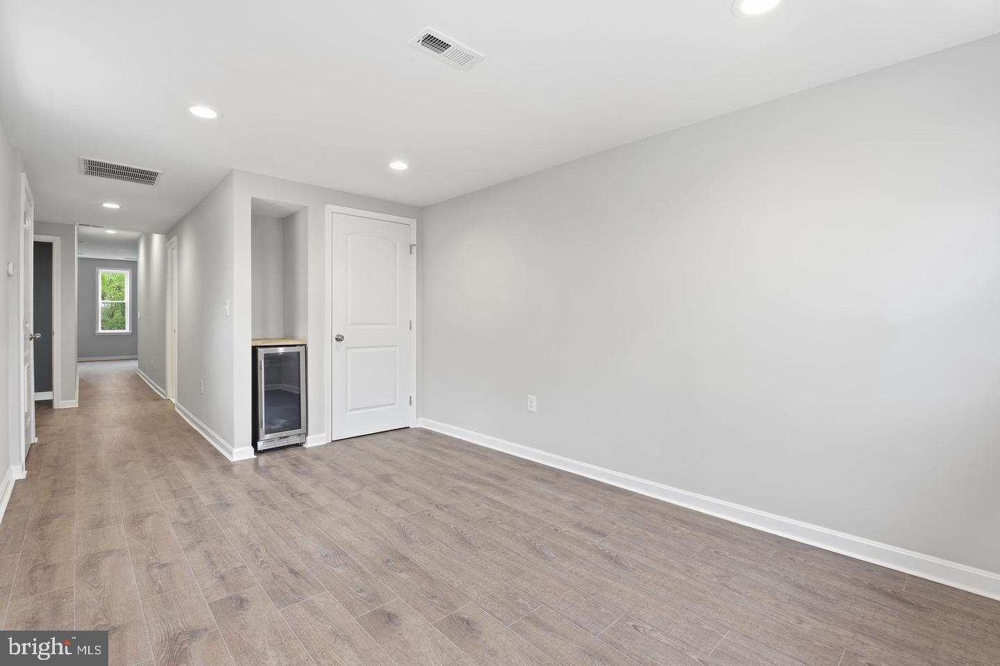 1032 N Fulton Ave Property Photo 28