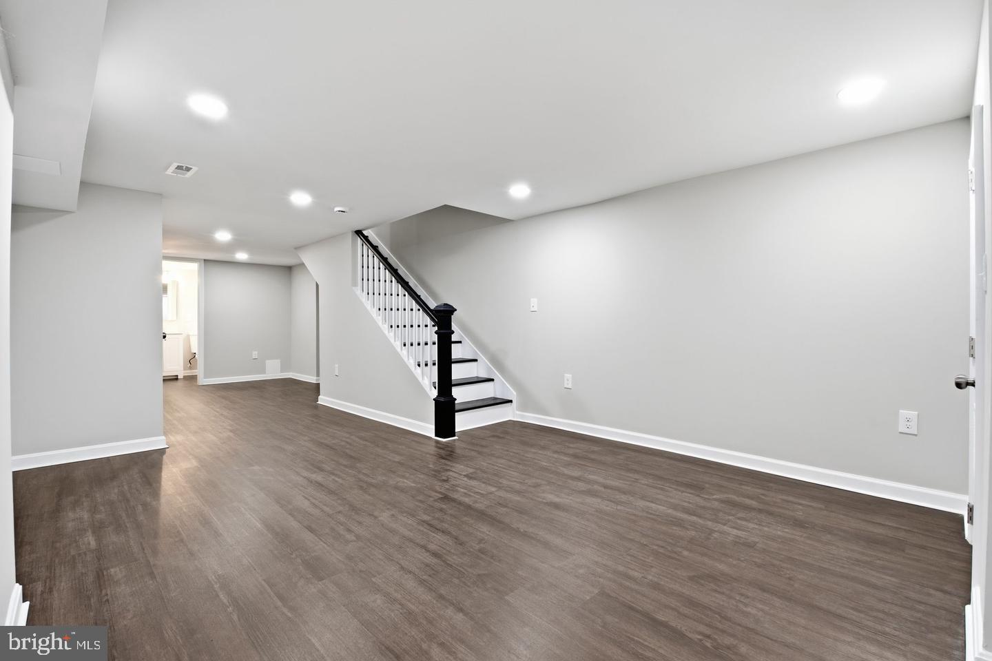 1032 N Fulton Ave Property Photo 30