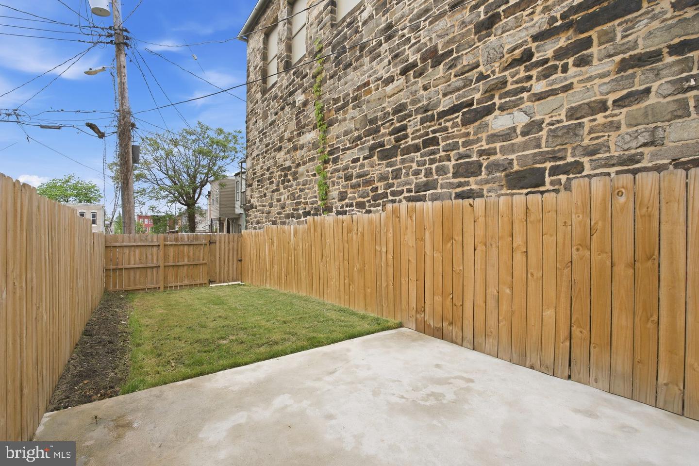 1032 N Fulton Ave Property Photo 34