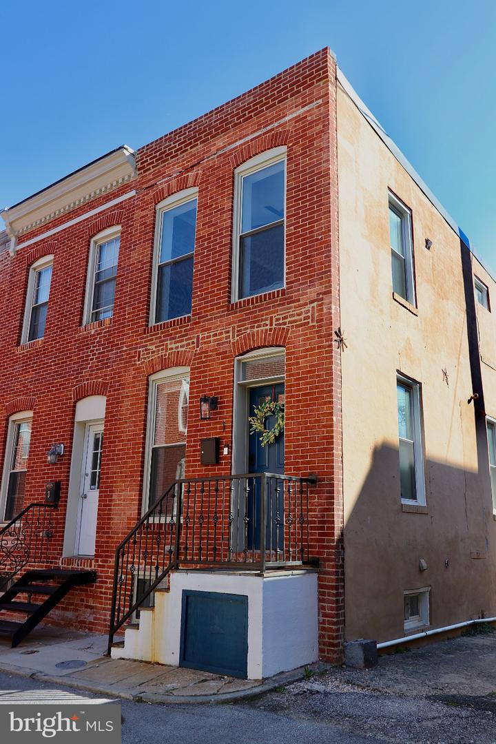 1 N BRADFORD ST Property Photo 1