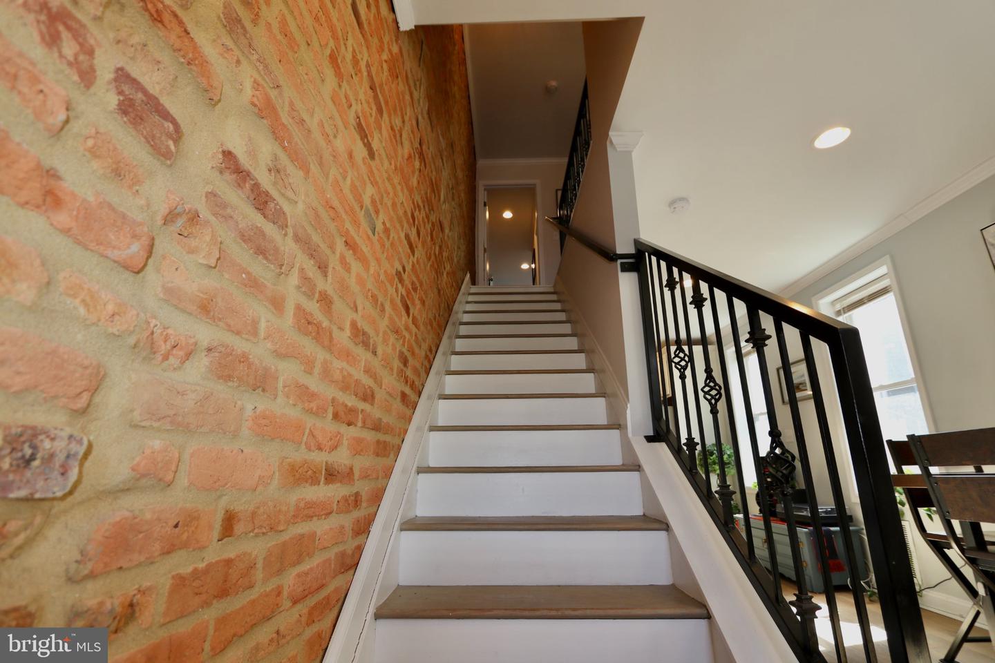 1 N Bradford St Property Photo 6
