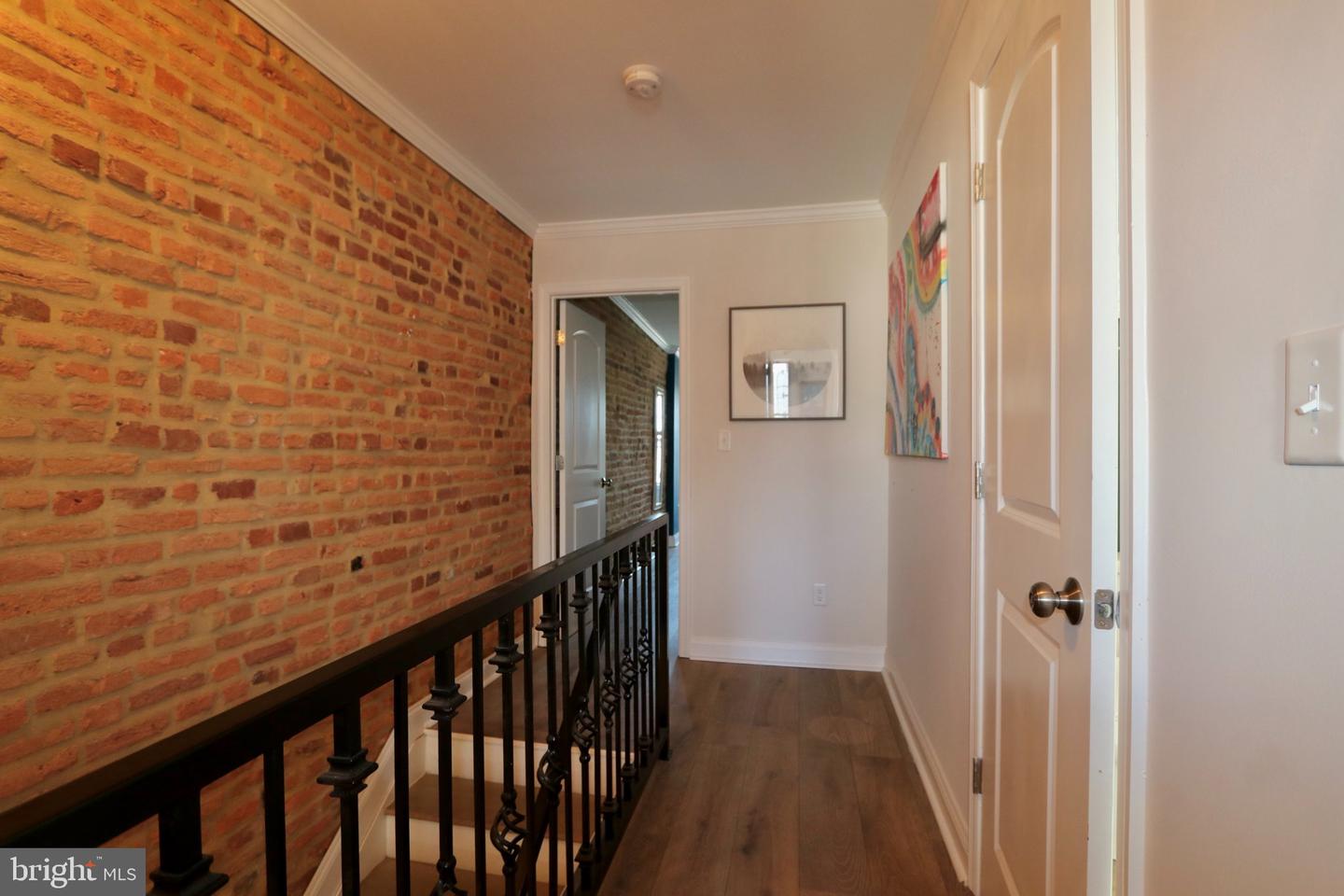 1 N Bradford St Property Photo 8