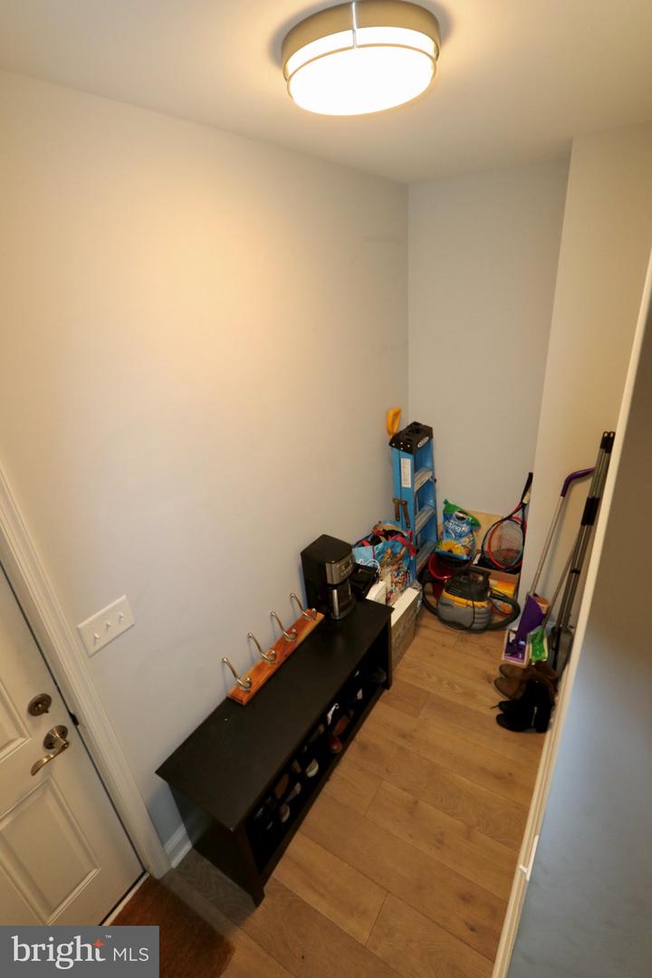 1 N Bradford St Property Photo 23