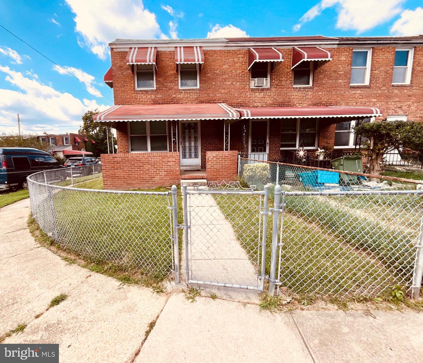 3018 E Larue Sq E Property Photo 1