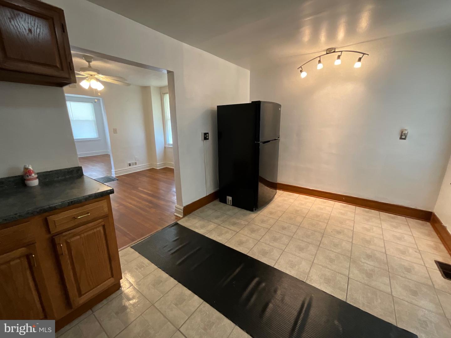 3018 E Larue Sq E Property Photo 5