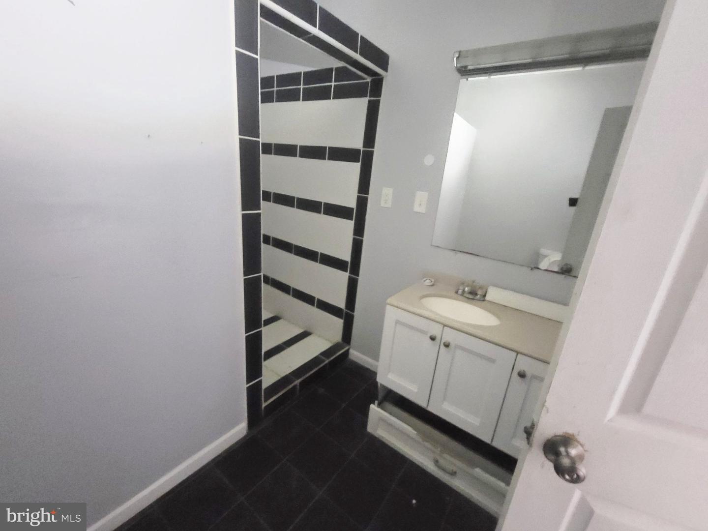 3503 W Franklin St Property Photo 7