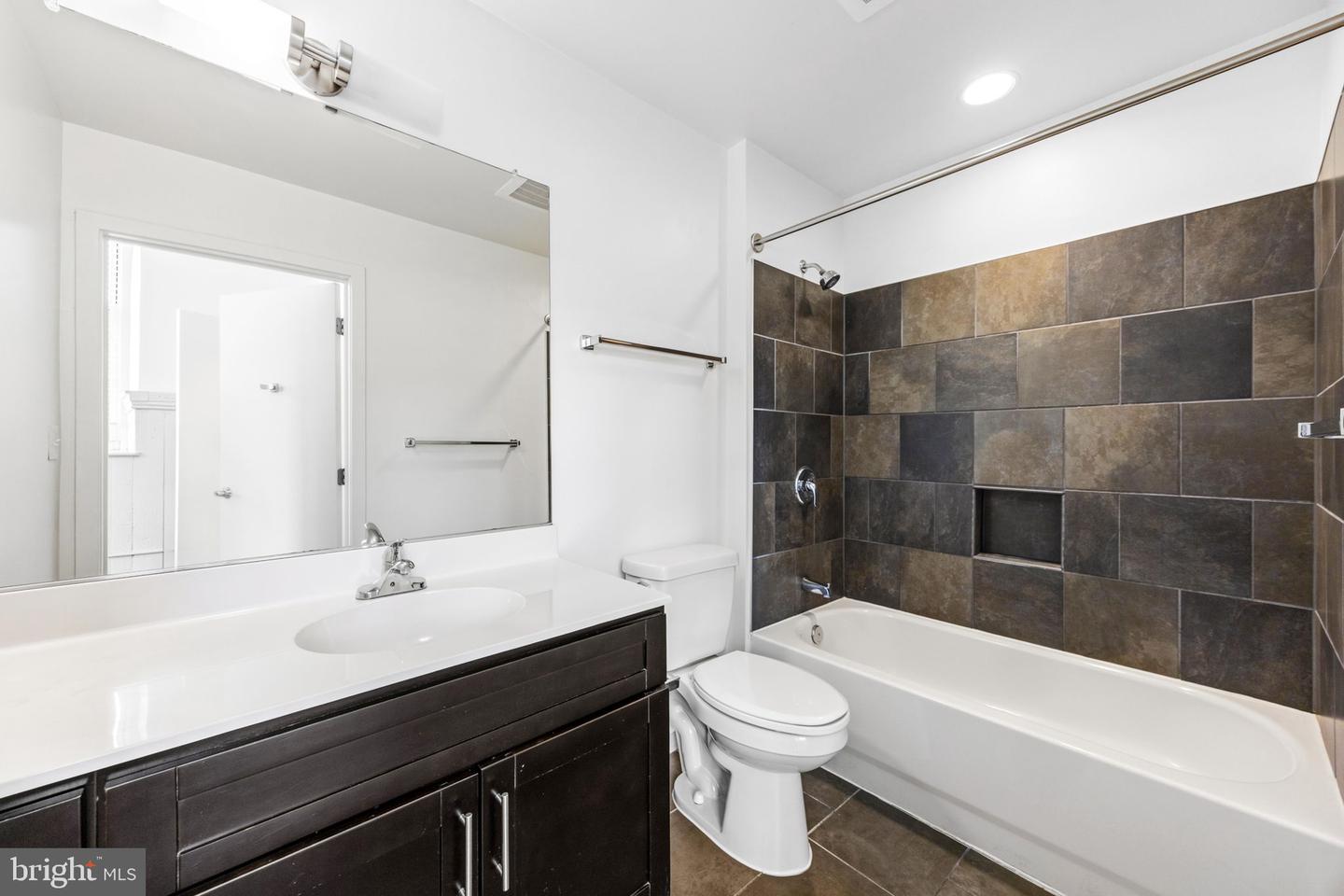 1500 Union #221 Property Photo 31