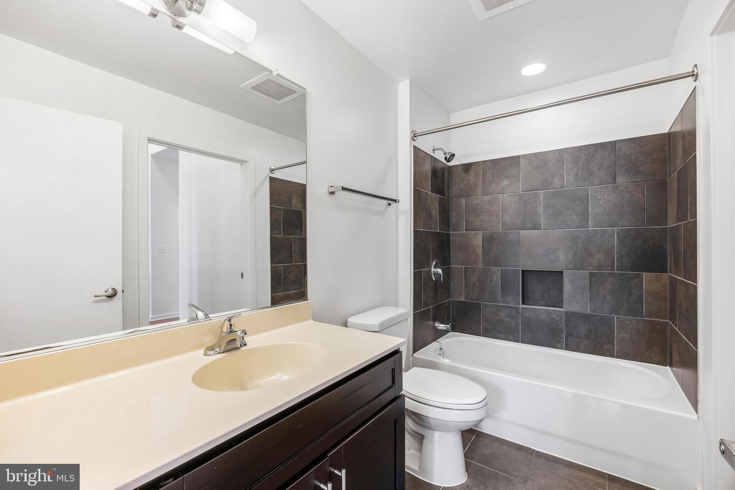 1500 Union #221 Property Photo 35