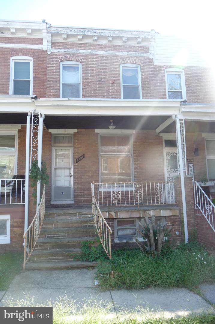 2239 PENROSE AVE Property Photo 1
