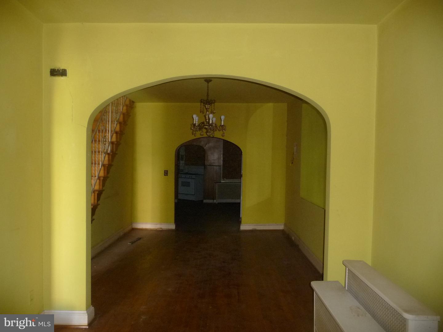 2239 Penrose Ave Property Photo 5