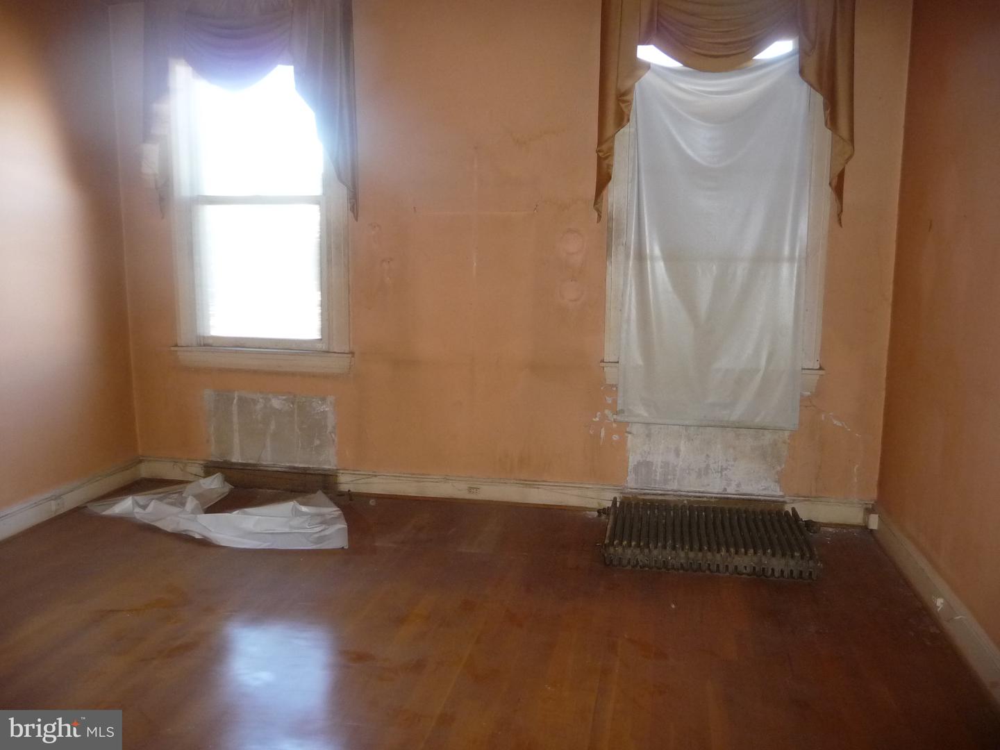 2239 Penrose Ave Property Photo 10