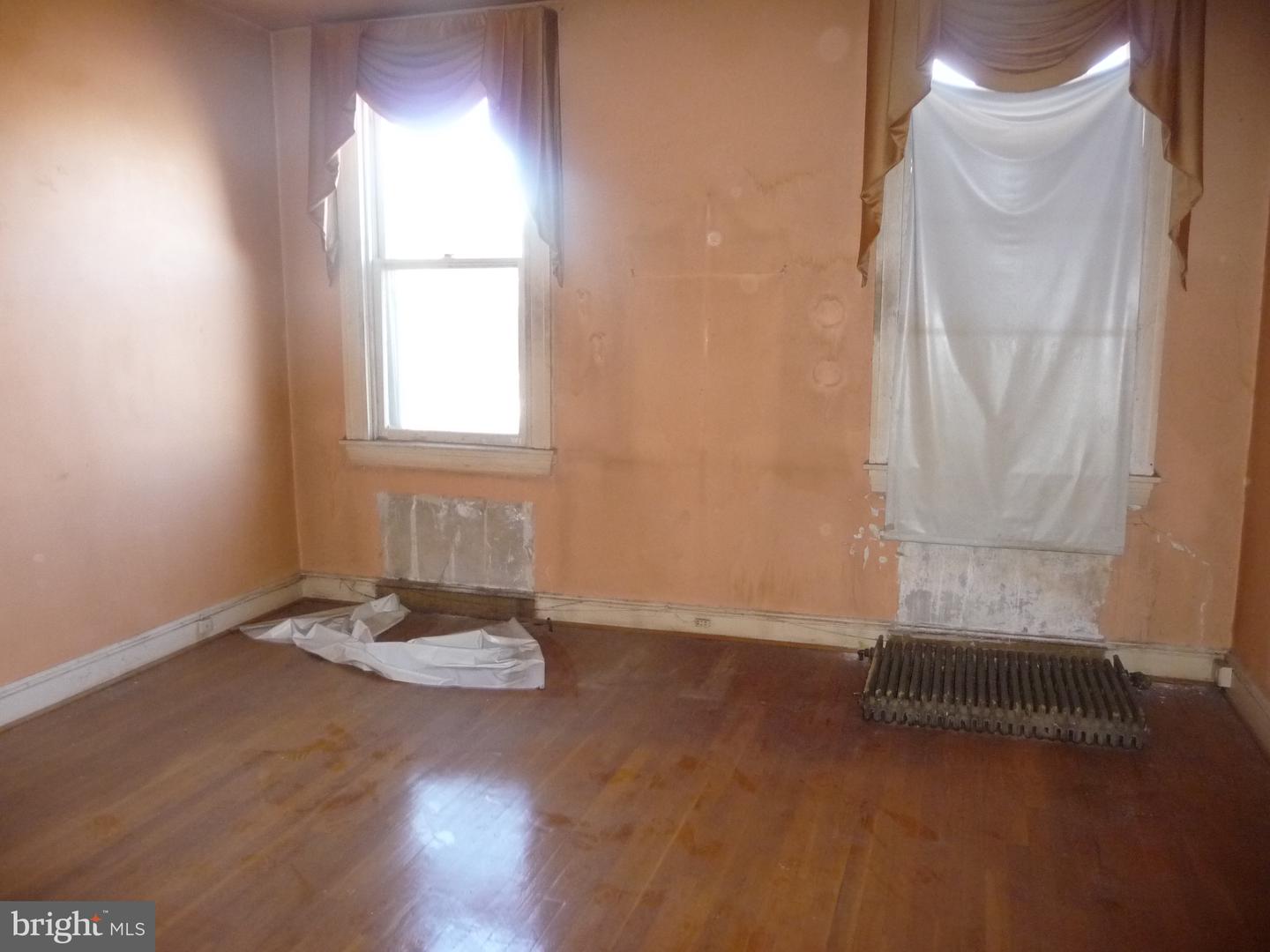 2239 Penrose Ave Property Photo 11