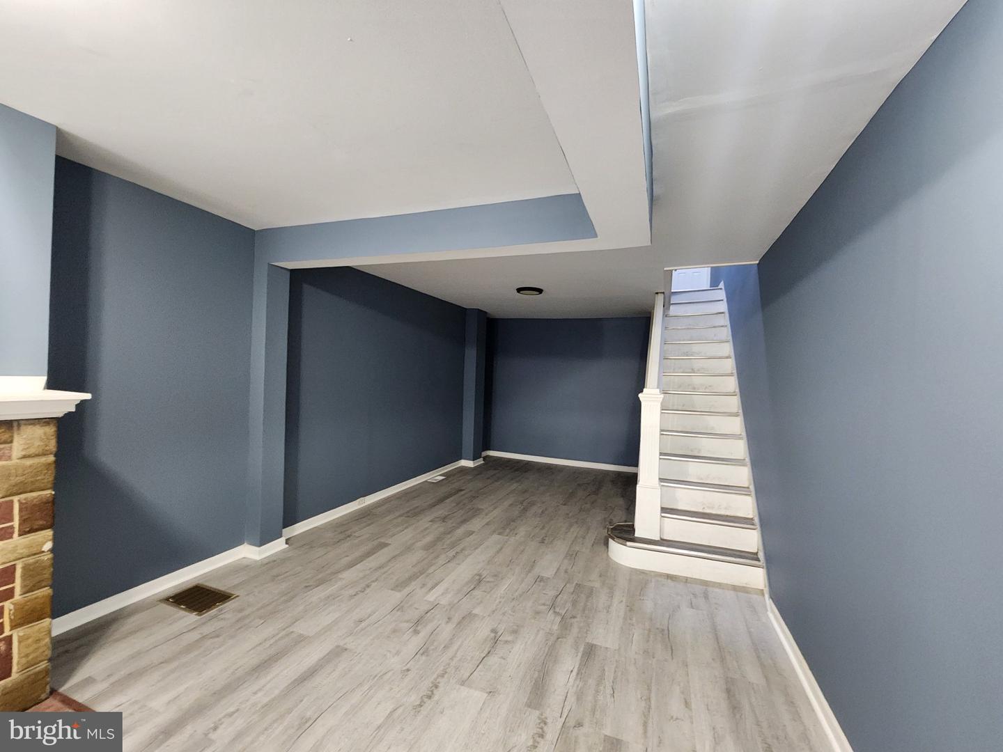 2865 W Lafayette Ave Property Photo 4