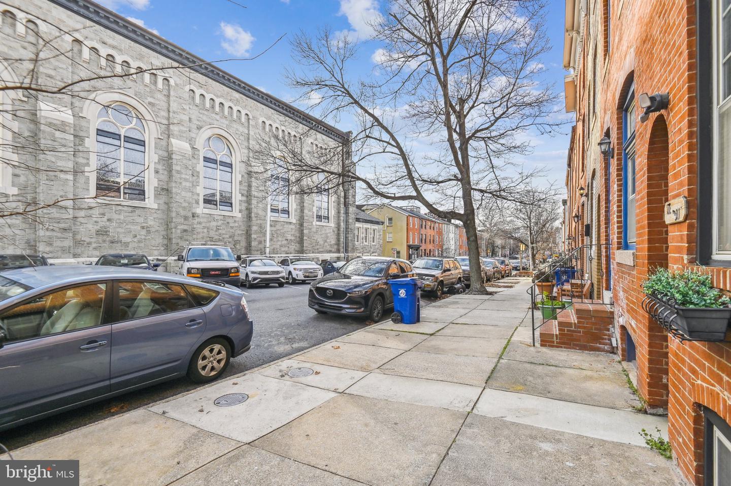 2050 Bank St Property Photo 4