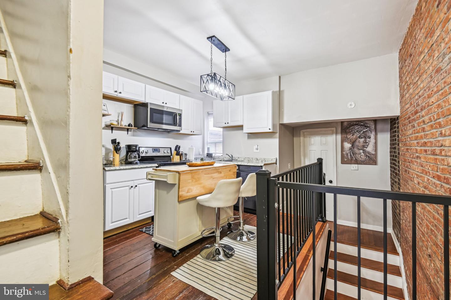 2050 Bank St Property Photo 15