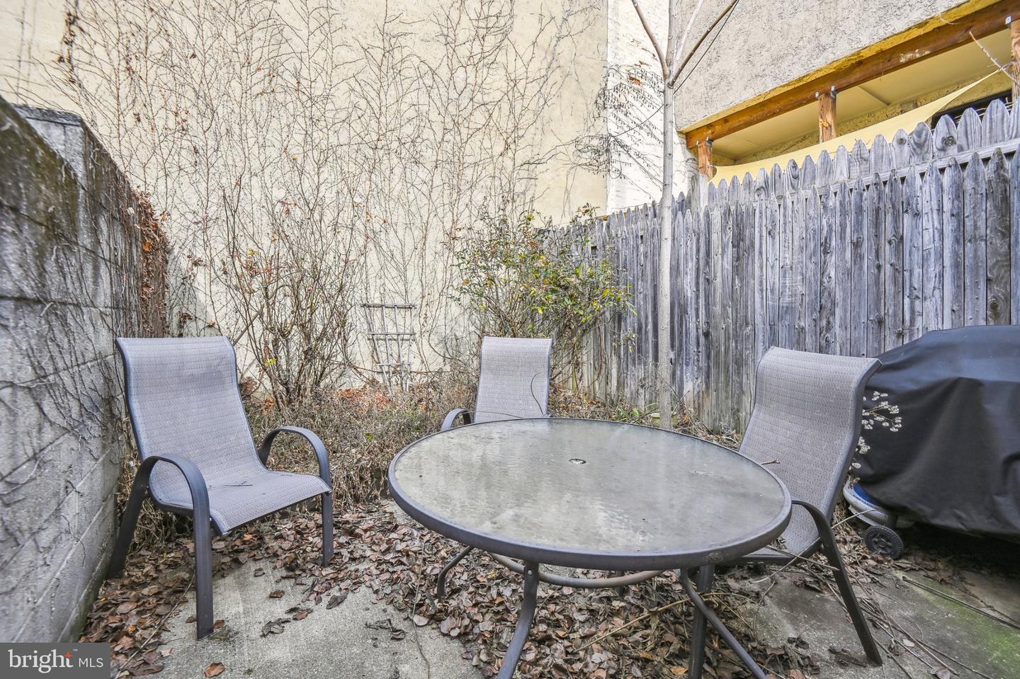2050 Bank St Property Photo 30