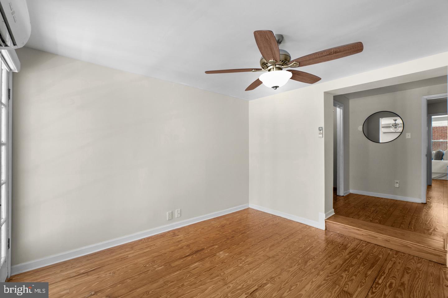 909 S Streeper St Property Photo 27