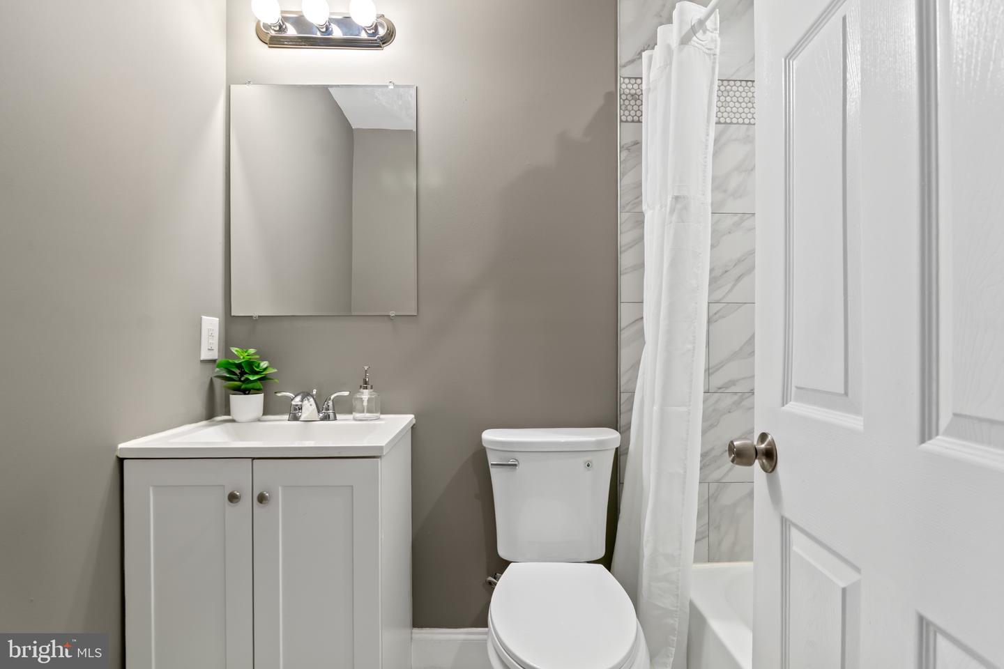 1225 Carroll St Property Photo 21