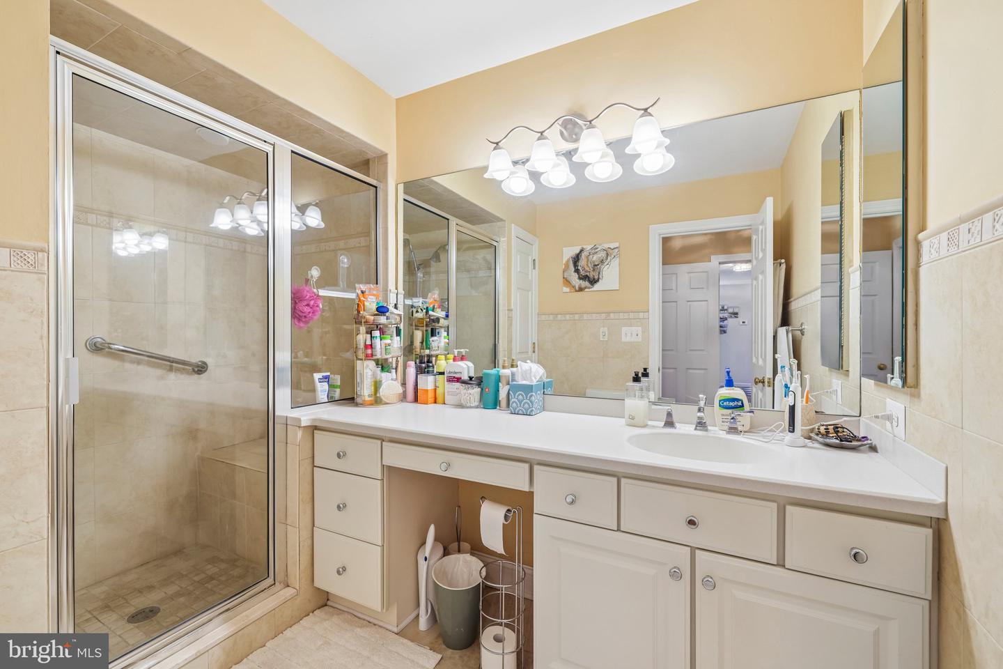 10 E Lee St #802 Property Photo 23