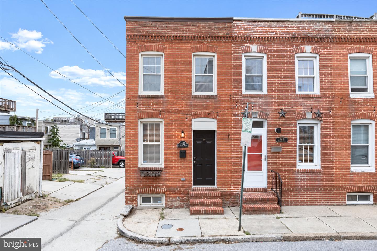 1620 MARSHALL ST Property Photo 1