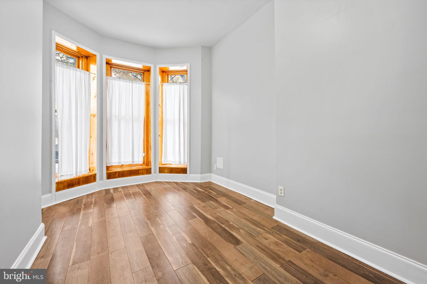 1710 Saint Paul St Property Photo 22