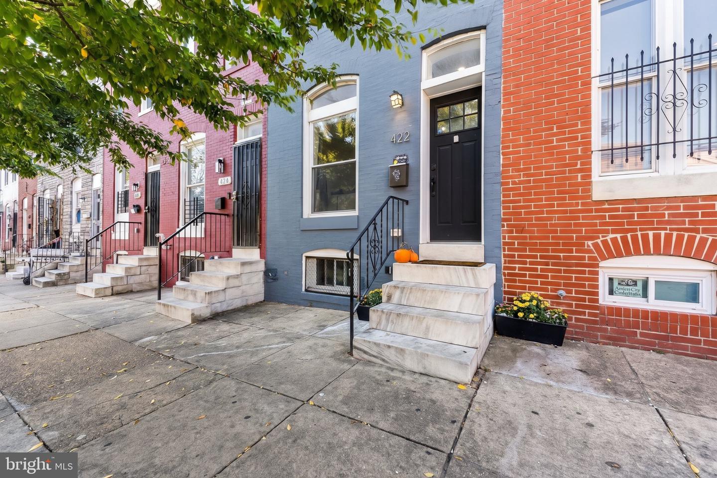 422 N MONTFORD AVE Property Photo 1
