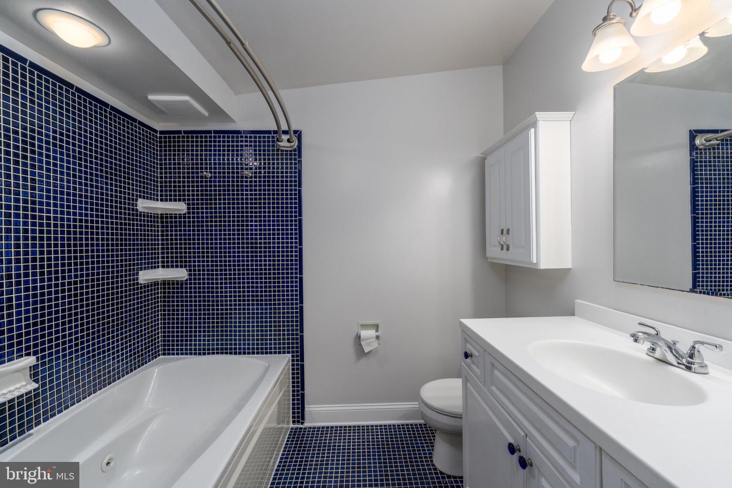 2224 Bank St Property Photo 10