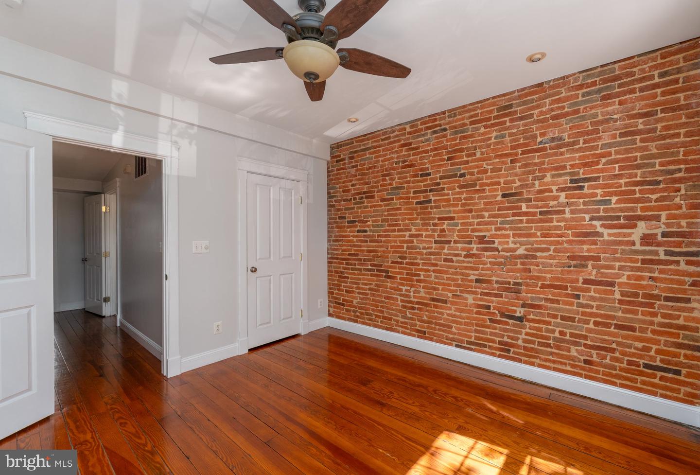2224 Bank St Property Photo 11