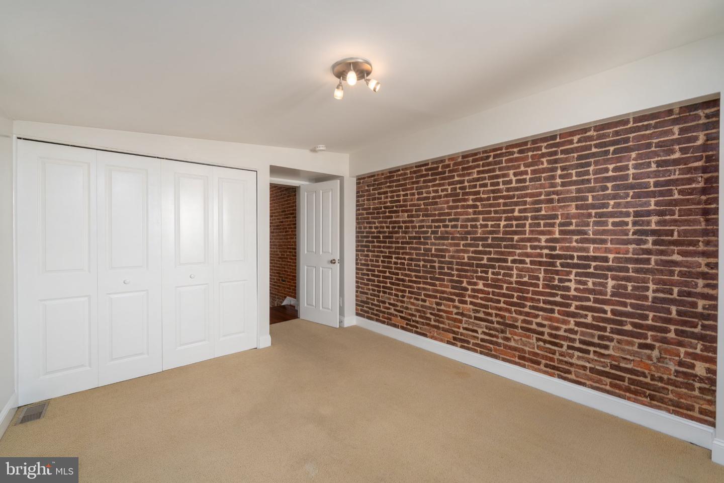 2224 Bank St Property Photo 13