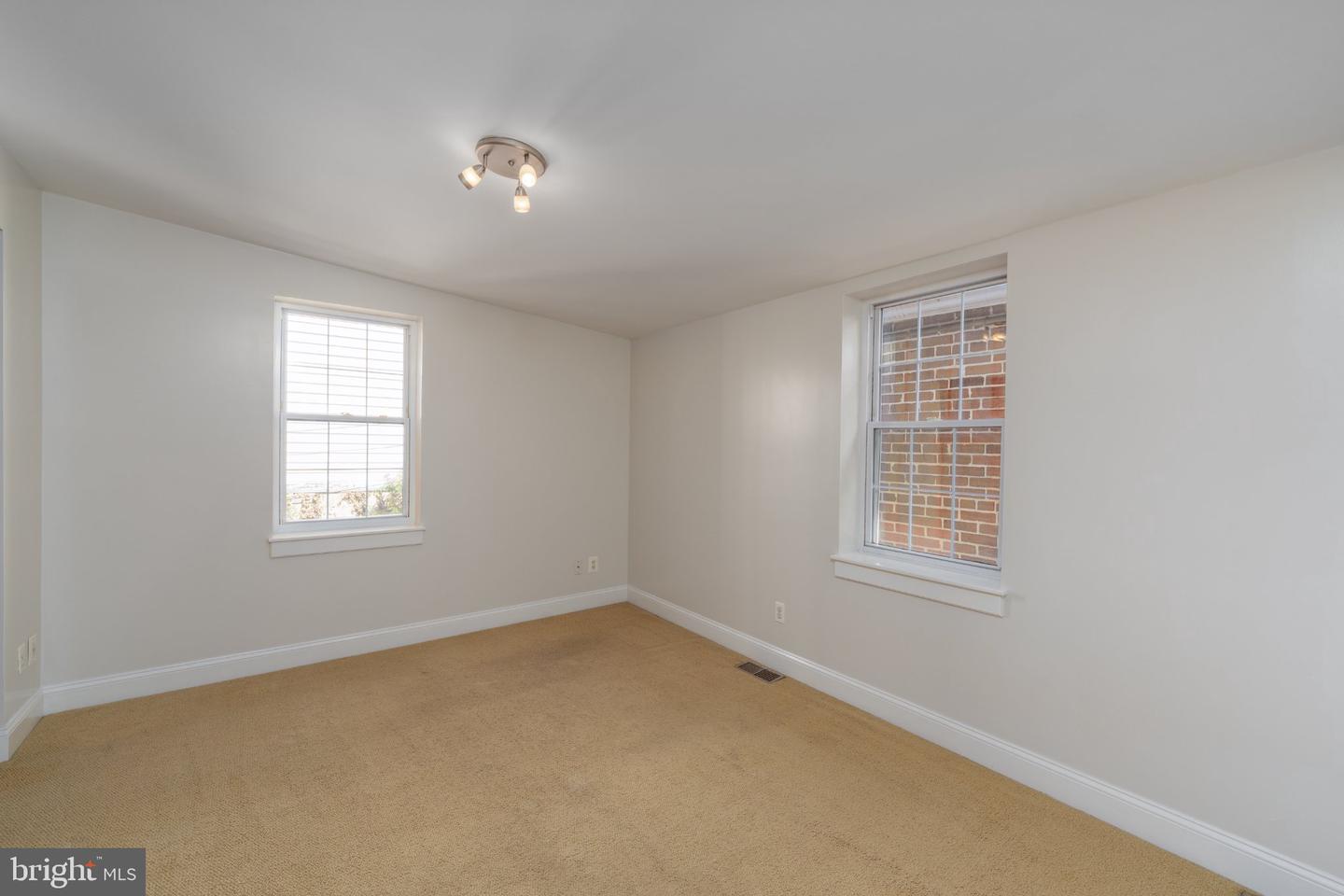2224 Bank St Property Photo 16