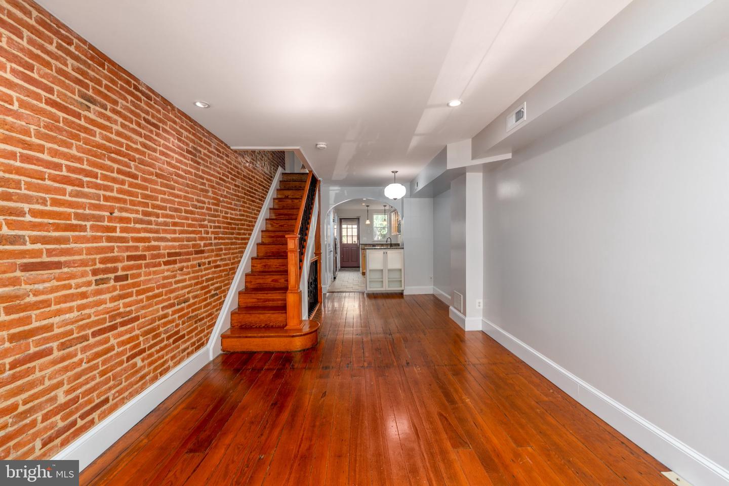 2224 Bank St Property Photo 19