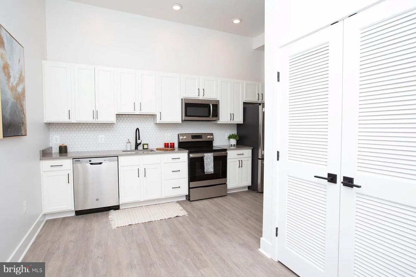 1742 FLEET ST #103 Property Photo 1
